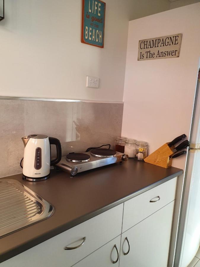 Abalone Guest Accommodation レイクス・エントランス エクステリア 写真